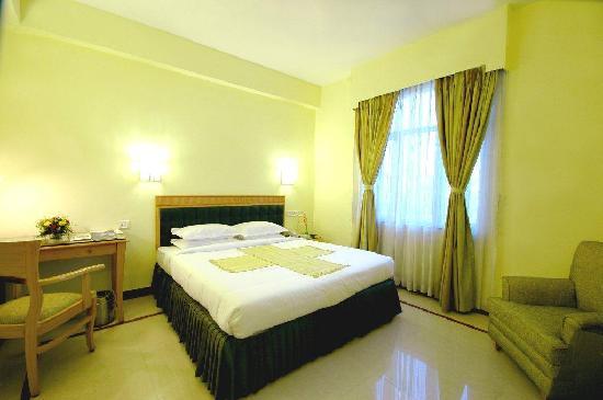 The Senator Hotel Kolkata Bagian luar foto
