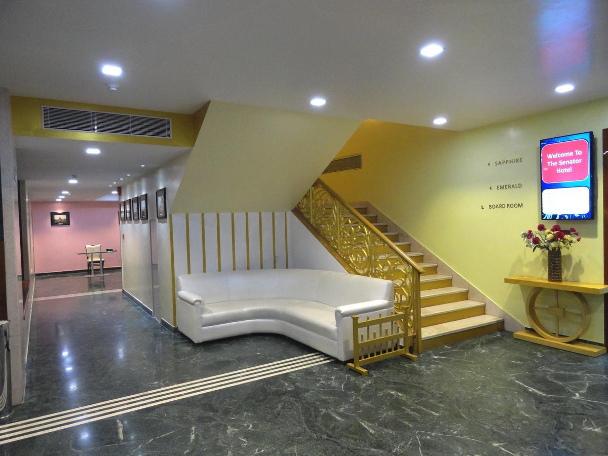 The Senator Hotel Kolkata Bagian luar foto