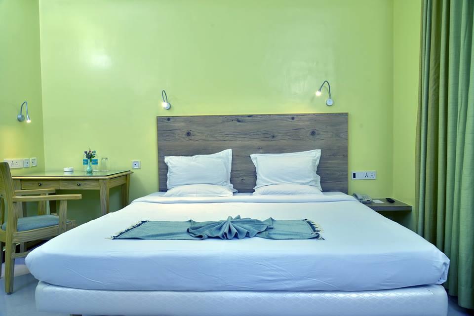 The Senator Hotel Kolkata Bagian luar foto