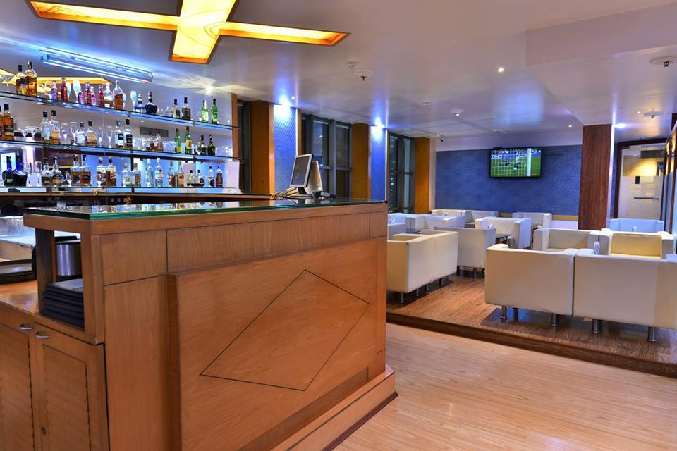 The Senator Hotel Kolkata Bagian luar foto